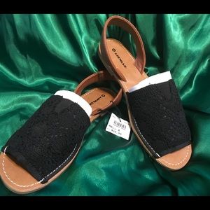 Airwalk crochet sandals